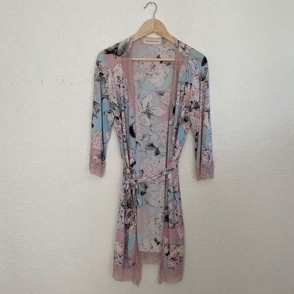 Peter Alexander Silky Floral Robe - Picture 6 of 16